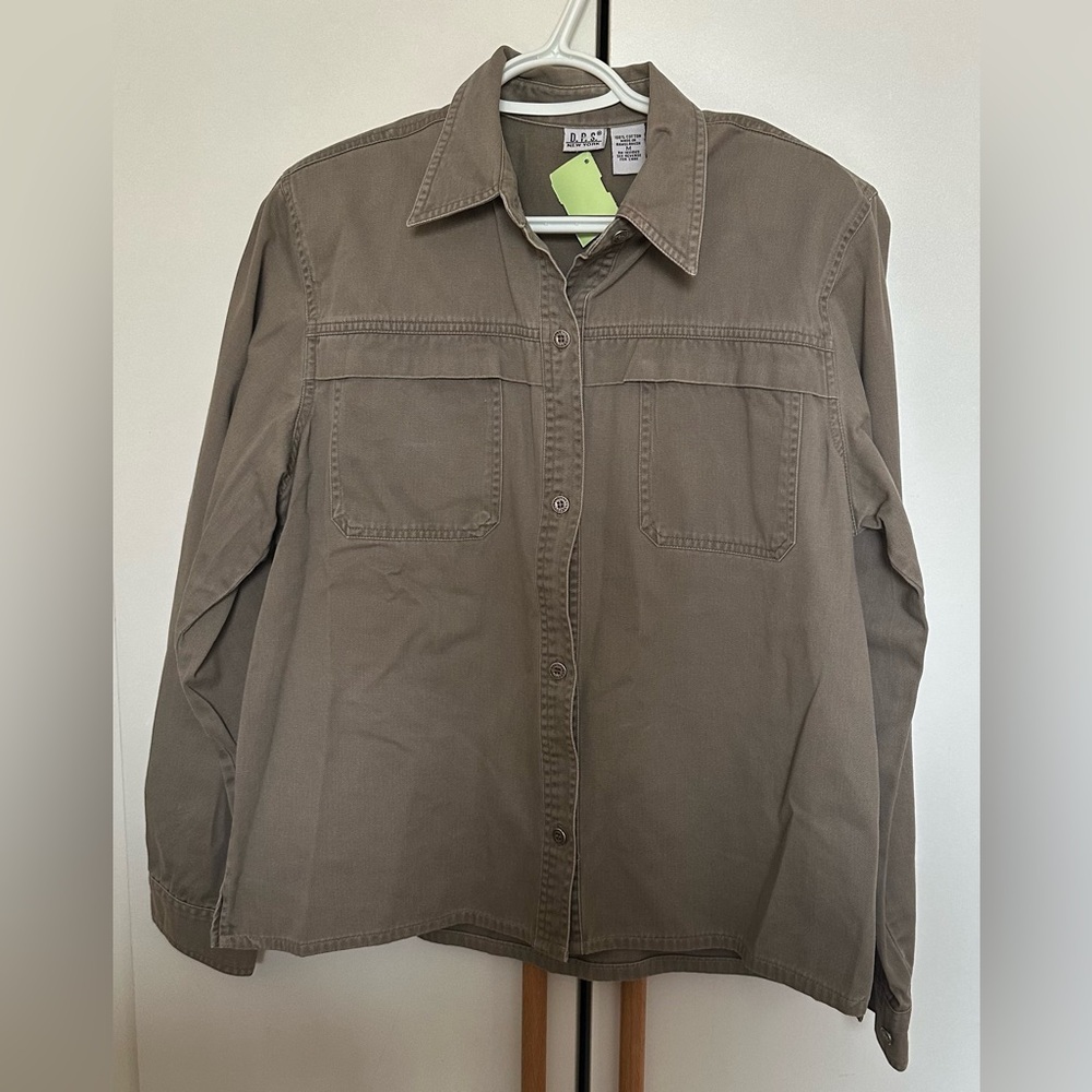 D.P.S. New York Women’s Green Cargo Style Shirt Size M